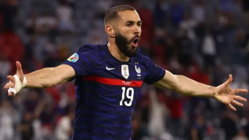 Cầu thủ Karim Benzema - "Mèo lười" vượt qua mọi chỉ trích