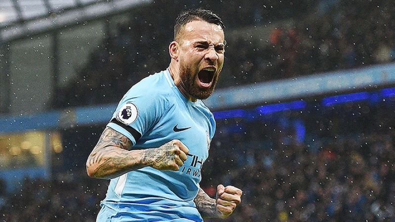 Cầu thủ Nicolas Otamendi cùng với Man City gặt hái nhiều vinh quang