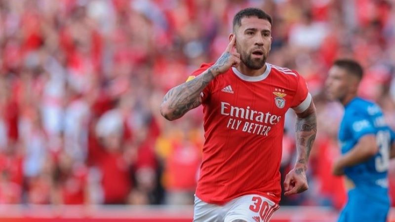 Cầu thủ Nicolas Otamendi mang tới sự chắc chắn cho Đại Bàng