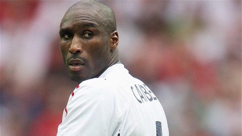 Cầu thủ Sol Campbell là 1 trong những trung vệ hàng đầu