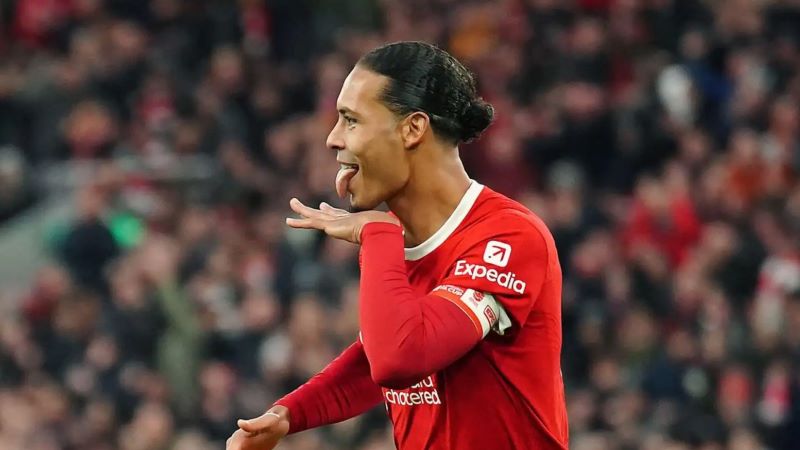 Cầu thủ Virgil van Dijk mang tới sự chắc chắn cho hàng thủ