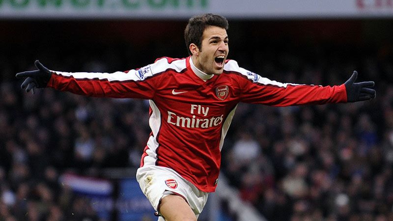 Cầu thủ Cesc Fabregas trở thành đội trưởng trẻ nhất của Arsenal